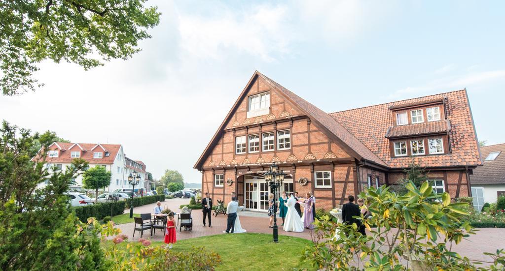 Hotel Hennies Isernhagen Dış mekan fotoğraf