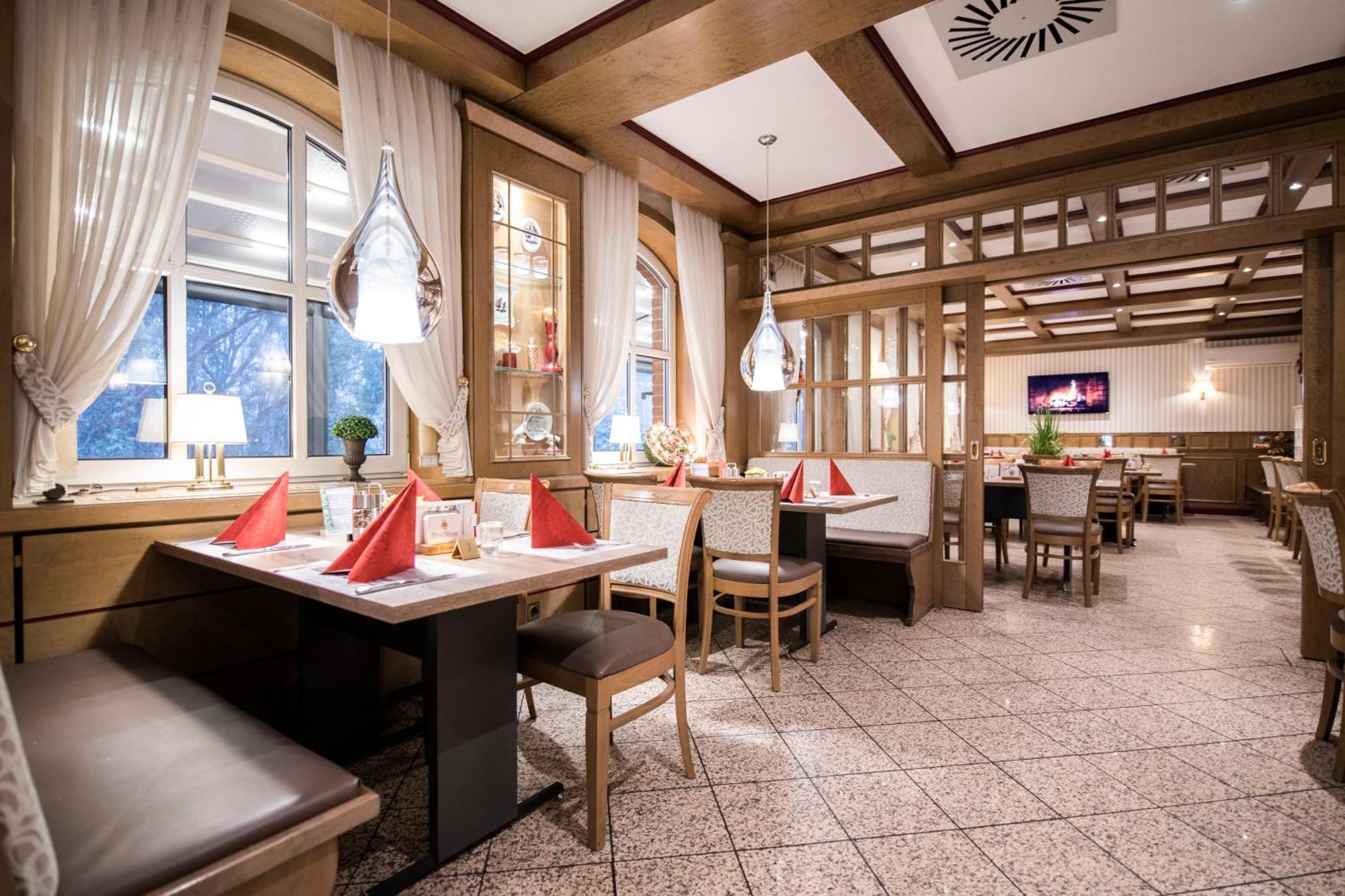 Hotel Hennies Isernhagen Dış mekan fotoğraf